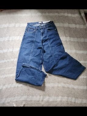 Relaxed Wide-Leg Women’s Jeans in Blue